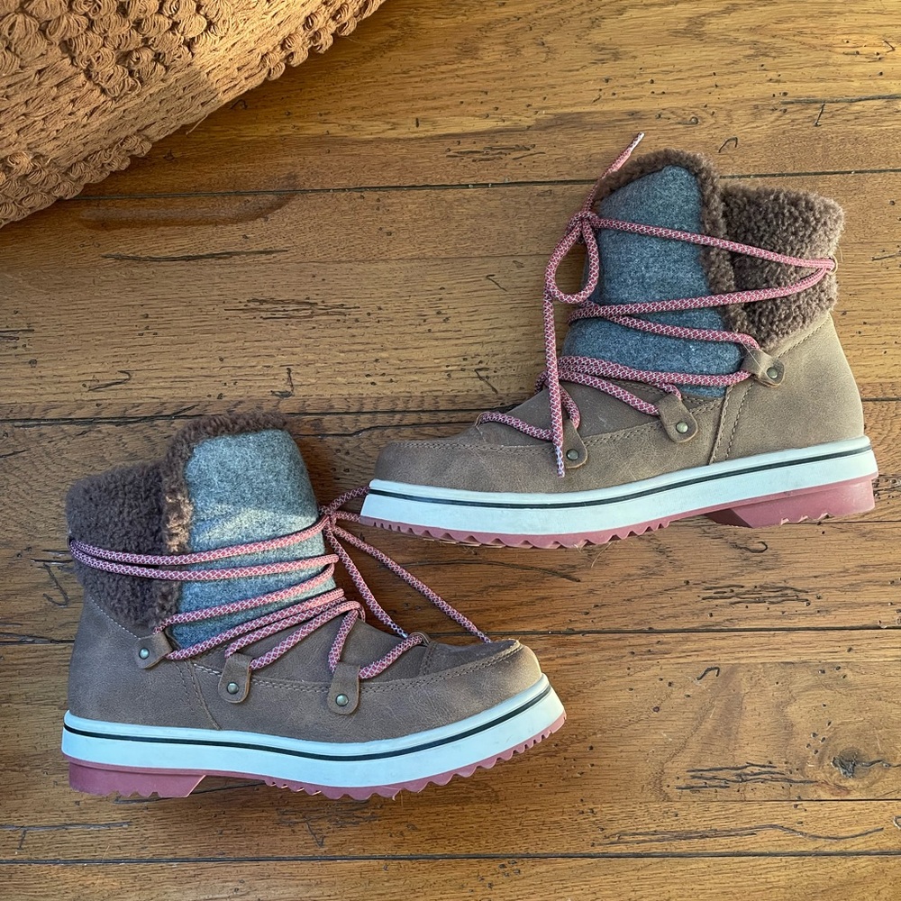 Maurice’s Snow Boots Women’s size 9.5